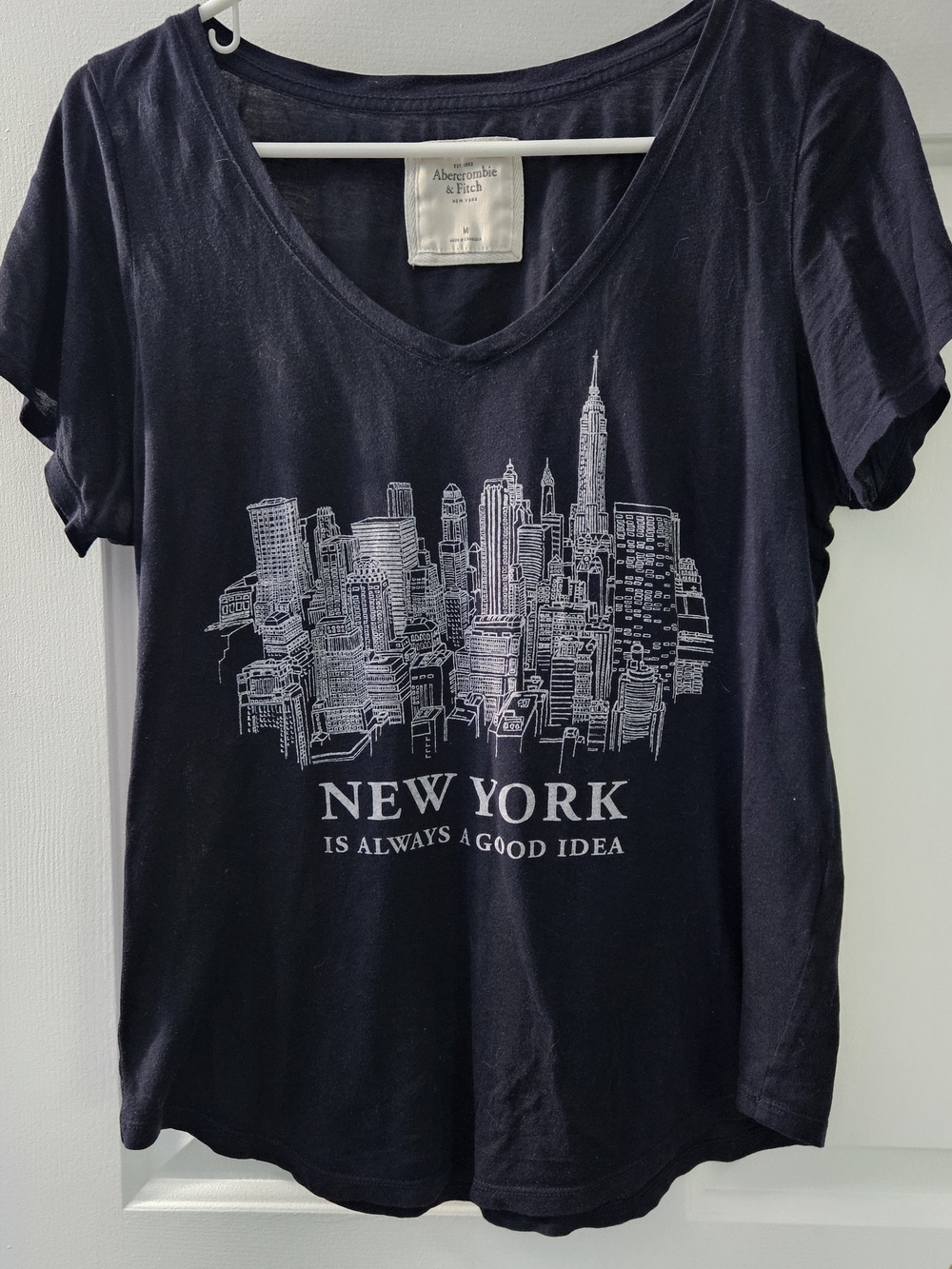 Abercrombie & Fitch Black Skyline V-Neck Tee
